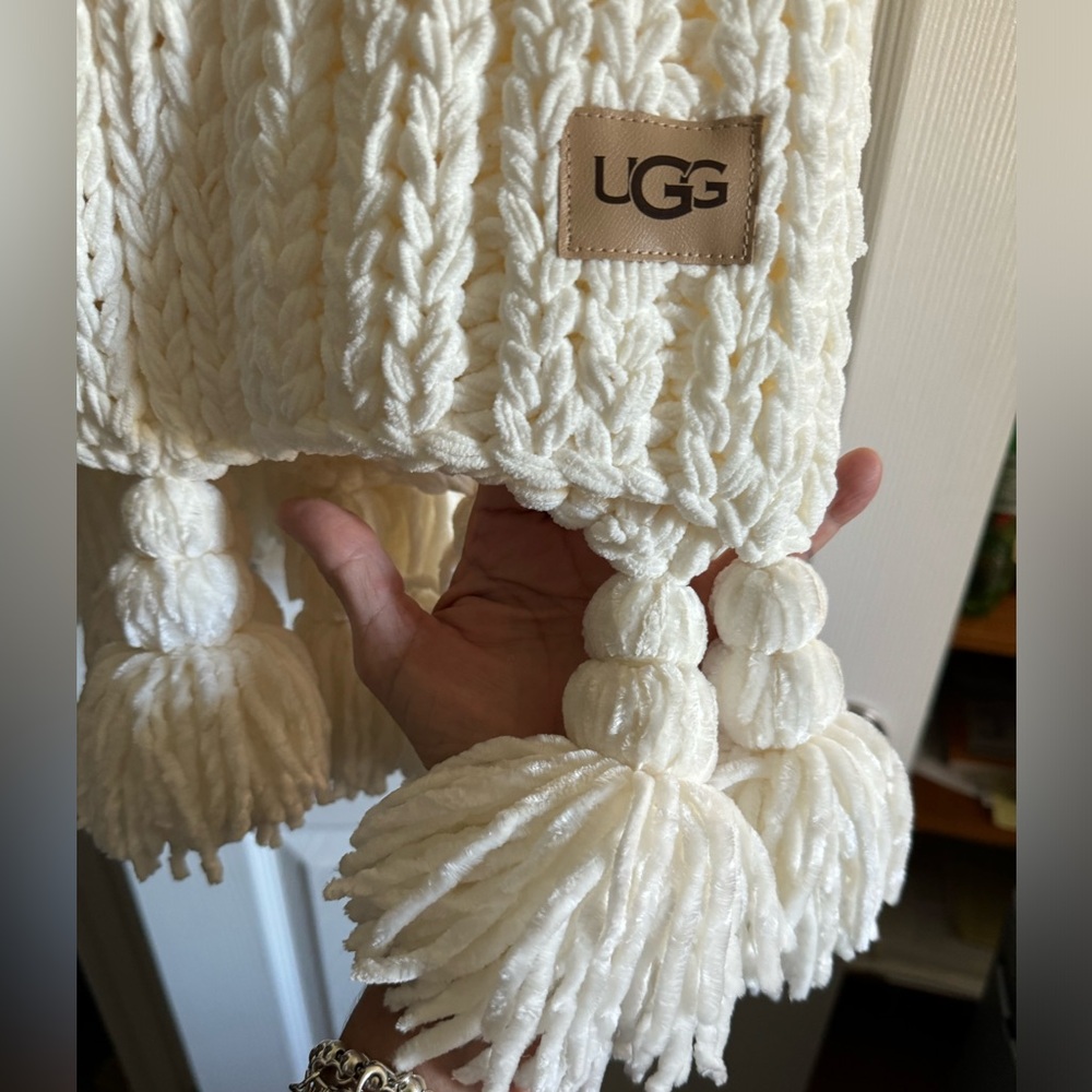 UGG RARE IVORY BRAIDED KNIT THROW - Picture 10 of 16